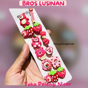 SELUSIN Bros Baju Karakter Lotso - Bros LUSINAN - Bros Kecil Imut - Bros Dagu Hijab - Peniti Pin Bros Anak Edisi Strawberry Bear