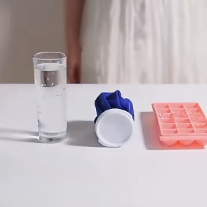 GTWO Reusable Ice Bags Medical Cold Pack Hot Water Bag for Injuries Pain Relief Health Care Therapy Ice Pack for Knee Head Leg (Random Color)