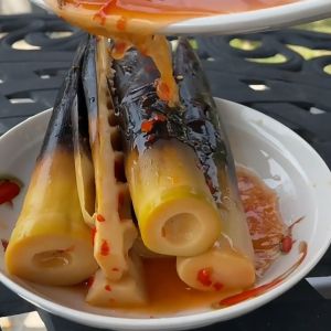 Măng Trúc cay Tứ Xuyên ngâm ớt đỏ 400g giòn ngon vị đặc sản đồ ăn vặt Trung Quốc kèm các loại mỳ cay bún ốc Lý Tử Thất Liễu Châu