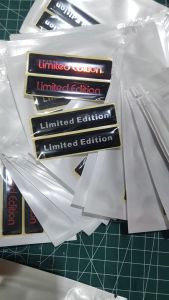 Bộ 2 Tem nổi 3D Limited Edition – Phiên bản giới hạn – bằng Epoxy Resin dẻo sáng bóng sang trọng dán trang trí
