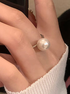 Minimalist Pearl Ring for Women Special-Interest Design Accessible Luxury Fancy Index Finger Ring Retro Normcore Style Ring Fashion Stylish