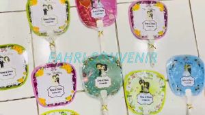 Souvenir Pernikahan Kipas Wedding Custom Nama Kemasan Plastik ISI 50 PCS