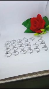 [Bayar di Tempat] TITANIUM Cincin Silver Huruf A-Z Full mata Anti karat Anti luntur