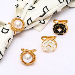 Talao Elegant Pearl Floral Scarf Ring Clip Camellia Flower Scarf Buckle for Women Scarf Lady Girls Decoration Accessorie