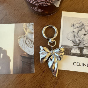 Dongdaemun Nyunyu Acrylic Butterfly Knot Sweet Versatile High-End Silver Butterfly Keychain Pendant Fashionable Accessory