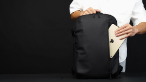 BANGE 7876 (30x48.5x15cm 21L) 1.3kg BANGE 7876-1 (32x48x17cm 26L) 1.5kg | NEW ARRIVAL | Built-in Vacuum Compression Pocket | Fits 15.6 inch Laptop 12.9 inch Tablet | Premium Polyester Fabric | Anti-Theft Design | Quality Zipper | International Travel Back