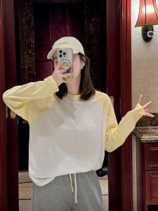 เสื้อยืดแขนยาวเครื่องปรับอากาศสีตัดกันเรียบง่ายสําหรับผู้หญิงน้ําหนักเบาป้องกันแสงแดดอัลตราไวโอเลต