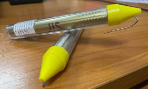 1 แท่ง ตะกั่วบัดกรีปากกา ด้ามเหลือง 1มม.ยาว3.2/JIS