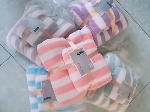 ผ้าเช็ดตัว ชุดเซท2ผืน มีถุงตะข่าย ผ้าขนหนู ผ้านาโนนาซับน้ำดี พร้อมส่ง