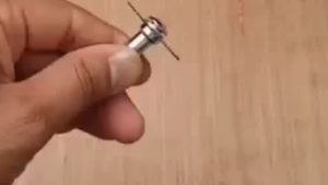 Bộ 6 lưỡi cưa mini răng mịn dùng để cắt gỗ nhựa mika alu nhôm Bộ chuyển đổi máy khoan thành máy cắt