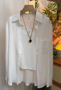 เสื้อเชิ้ตลายทางสไตล์เกาหลีเก๋ไก๋สําหรับผู้หญิงป้องกันแสงแดดฤดูใบไม้ร่วงมาใหม่เสื้อผ้าทํางานคอปกโปโลแขนยาวที่ทันสมัยและไม่ซ้ําใคร