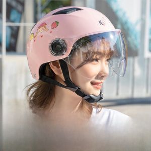 หมวกกันน็อคไฟฟ้าสำหรับผู้หญิง ระบายอากาศได้ดี รับรองมาตรฐาน 3C ป้องกันแสงแดด สีชมพู ลายการ์ตูนน่ารัก สองกระจก