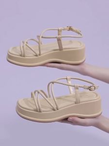 Atikota รองเท้าส้นตึกสตรีออนไลน์ยอดนิยมแฟชั่นสบายฤดูร้อนดีไซน์ใหม่รองเท้าแตะชายหาดลำลองแบบโรมัน