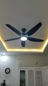 {BH 5 năm } Quạt trần đèn hiện đại động cơ DC lõi đồng đèn led 3 màu AS đảo chiều hút ẩm điều khiển từ xa GER67