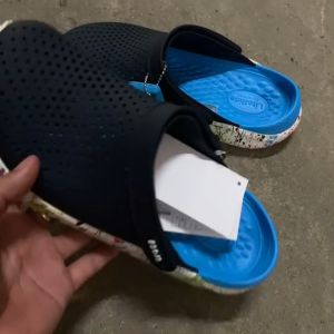 รองเท้า crocs สินค้า อุปกรณ์ ครบ ป้าย ถุง สนใจ สอบถาม สินค้าถ่ายจากภาพจิงถามไซส์ก่อนน่า อ่านน้อยลง