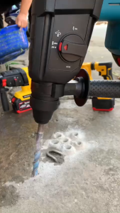 Máy Khoan Bê Tông Pin K-MAX chân pin MAKITA - Động Cơ Không Chổi Than - 3 Chức Năng Khoan Đục Búa