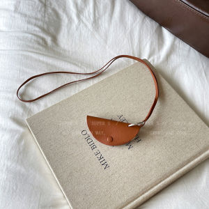 Long Leather Magnetic Attraction Necklace Womens Sunglasses Clip Autumn Winter Earphone Bag Pendant Accessories Retro Style