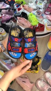 รองเท้าแตะเด็ก รองเท้าแตะเด็กชายและเด็กหญิง สวมใส่สบาย กันลื่น รองเท้าแตะชายหาดหนังกีฬา เหมาะสำหรับเด็กอายุ 1-5 ปี