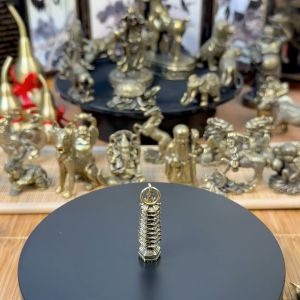 Tượng Nhỏ Phong Thủy Bằng Đồng Kiểu Dáng Hình Tòa Tháp (Kích Thước: 5.0cm x 1.3cm)