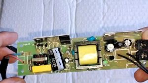 Nguồn không vỏ 9v cắm nguồn trực tiếp điện 220v 3 cổng ra jack DC. Giá 1 cái.