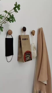 ตะขอแขวนไม้ลายน๊อตสไตล์นอร์ดิก ตะขอติดผนังอเนกประสงค์ สําหรับแขวนเสื้อกระเป๋าและอุปกรณ์ในห้อง