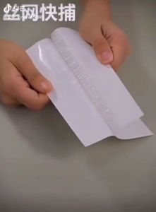 [40PCS] Super Sticky Fly Stickers (4 packs of 40 sheets)超强粘苍蝇贴纸  (4包40张)天气越来越热苍蝇满屋乱舞，要消灭苍蝇对付苍蝇，还是传统的用粘纸粘方法管用‼