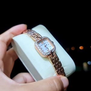 นาฬิกา Royal Crown นาฬิกาประดับเพชรสวิตเกรดพรีเมี่ยม สวยหรู สี Ross Gold กันน้ํา มีบัตรับประกัน1ปี จัดส่งพร้อมกล่องครบเช็ค