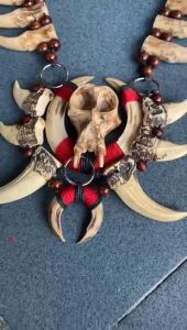 Kalung Dayak Taring Kepala Tengkorak Khas Dayak Kalimantan Replika