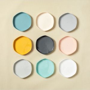 Simple Flower Pot Tray Nordic Flower Pot Base Support Thickened Plastic Resin Succulents Gallon Basin Water Receiving Mobile Base