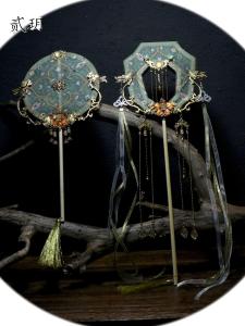 พัดระบายอากาศแบบโบราณของกันยู ลายมุกดาหาร พัดระบายอากาศแบบไม่มีโครง พัดระบายอากาศแบบไม่สมมาตร พัดระบายอากาศแบบมีช่องว่าง พัดระบายอากาศแบบมีลวดลาย