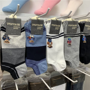 ถุงเท้าผู้ชายลายทางสีบล็อก Business Casual Summer Anti-slip Short Socks Cartoon Bear Pattern Cotton Blend Regular Fit