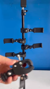 Kẹp càng cua gắn điện thoại vào tripod xe đạp chân đèn livestream chụp hình quay phim nhiều máy cùng lúc