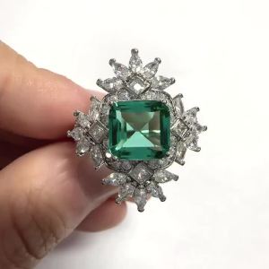 Huitan Gorgeous Green Cubic Zirconia Ring for Female Anniversary Ceremony Party Accessories Delicate Fashion Jewelry for Women