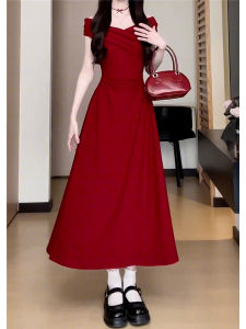 French Elegant Red One-Shoulder Dress Slimming Waist Design Suitable for Engagement Parties Weddings And Daily Wear Long A-Line Skirt