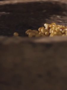 劲仔-厚豆干-香辣味/酱香味 20克 JIN ZI-Thick Dried Tofu-Spicy Flavor/Sauce Flavor 20G