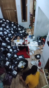 UNCLE.CO SWEATER JAKET HOODIE Warna Abu Muda Tebal Pria/Wanita  –  Size M L XL XXL | Ready Stock