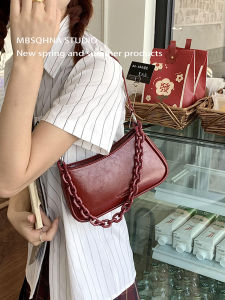 Fashionable Red Chain Underarm Bag Womens 2024 New Korean Style Small Square Crossbody Bag MBSQHNA Underarm Handbag