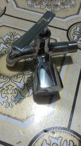 Củ sen tắm nước lạnh đồng thau mạ Chrome bóng cao cấp Davata