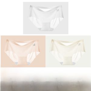 MiiOW | Pure Cotton Seamless Underwear Breathable Sporty Shorts For Young Women Mid-Waist Comfortable Antibacterial Crotch Summer Essential