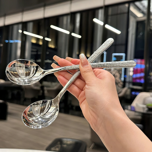 Muỗng Ăn Súp / Uống Nước Bằng Thép Không Gỉ Với Tay Cầm Dài Tiện Dụng 20cm FELAA