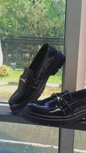 Sepatu Wanita Docmart Loafers Chain Glosy Black Terbaru Mary Janes VASTY ST. 49
