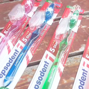 Harga 5 pcs Sikat gigi Pepsodent 1 pcs
