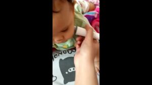 Alat Pijat Mata Elektrik Mini Anti Keriput