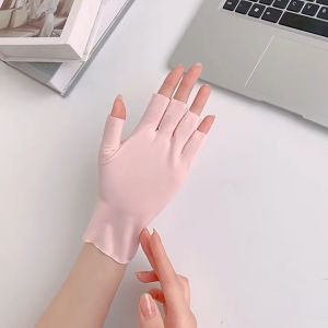 Găng Tay Bao Tay Nữ Nửa Ngón Chống Nắng Chống Tia UV Mỏng Nhẹ Ôm Sát Bàn Tay Và Cổ Tay- SOHANEI FAM