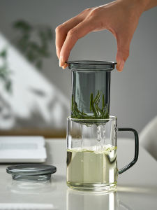Large Capacity Glass Tea Cup with Handle for Office Use Tea Water Separation Home Office Personal Dedicated Heat Resistant Glass
