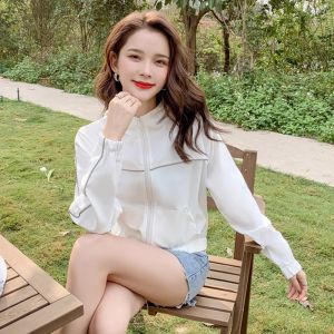 WANGGONGZHU | เสื้อคลุมกันแดดแขนยาวทรงหลวมสไตล์ลำลองสำหรับผู้หญิงในช่วงฤดูร้อนปี 2025 เสื้อคลุมกันแดดแบบมีฮู้ดสั้นระบายอากาศได้ดี