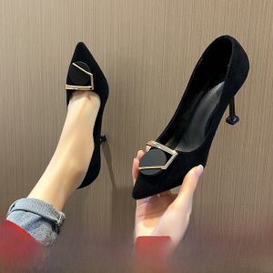 Wide Wide พลัสไซส์ รองเท้าส้นสูงสําหรับผู้หญิงไซส์ 41 ถึง 43 หัวแหลม ทันสมัย รองเท้าเดี่ยวสบายสําหรับเท้าอวบอ้วน