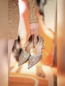 Giày Cao Gót Mũi Nhọn Rhinestone Nữ Gót Nhọn 2024 Năm Mới Giày Cưới Giày Cô Dâu Rỗng Gợi Cảm Miệng Nông Khí Chất Giày Đơn