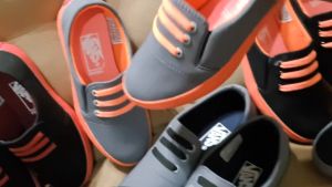 SEPATU slip on kasual loafers anak perempuan sekolah tk sd smp kanvas import murah kekinian keren