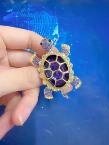 Turtle Brooch with Full Rhinestones - Alloy Animal Pin with Glass Crystals - Cute Animal Theme Fashion Accessory